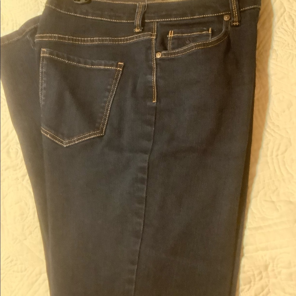 Gloria Vanderbilt jeans in size 10. Dark denim and like new.